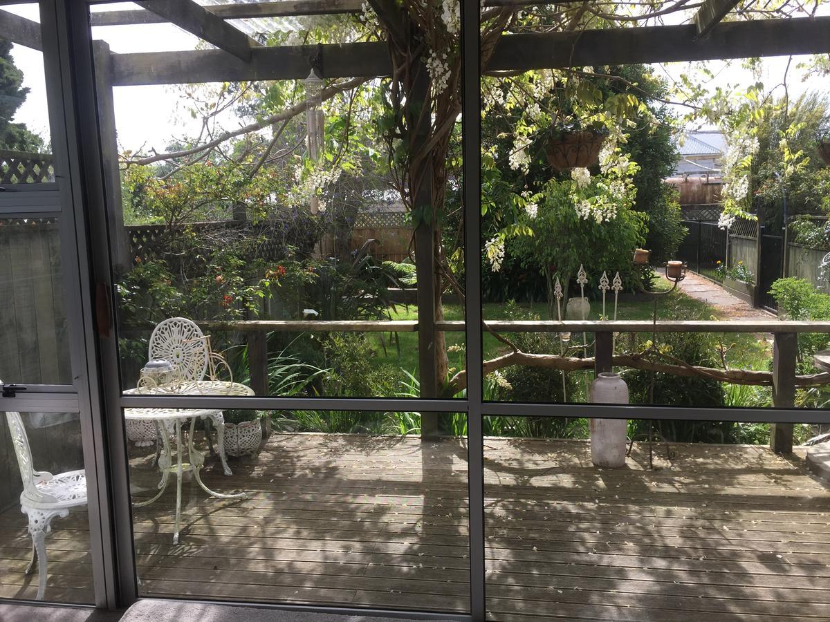 The Olive Grove Guest House Te Kopuru Exterior photo