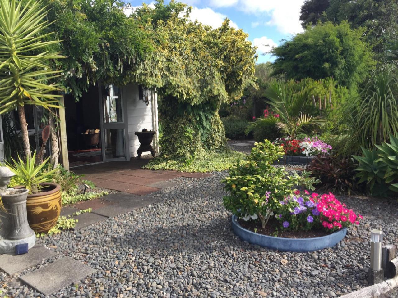 The Olive Grove Guest House Te Kopuru Exterior photo